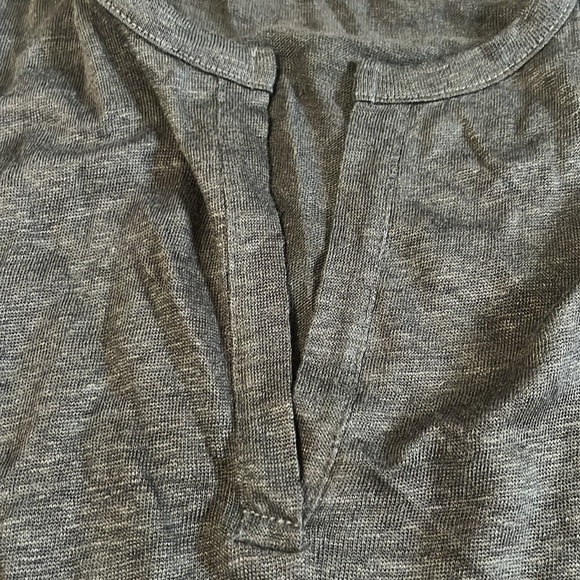 Vince Split Neck Linen Tank Size XS - Picture 3 of 9